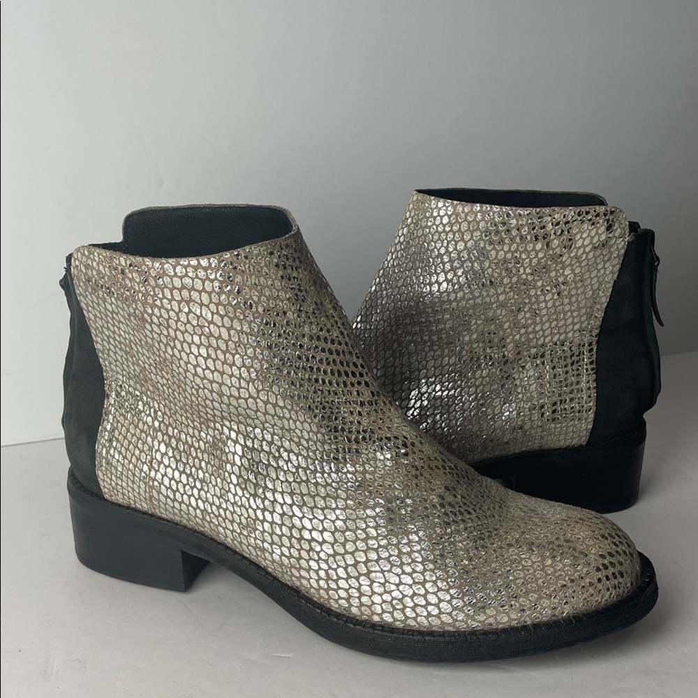 Gentle Souls Pod Pie Scale Print Ankle Boots 8.5